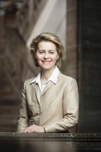 Frau Dr. von der Leyen-1